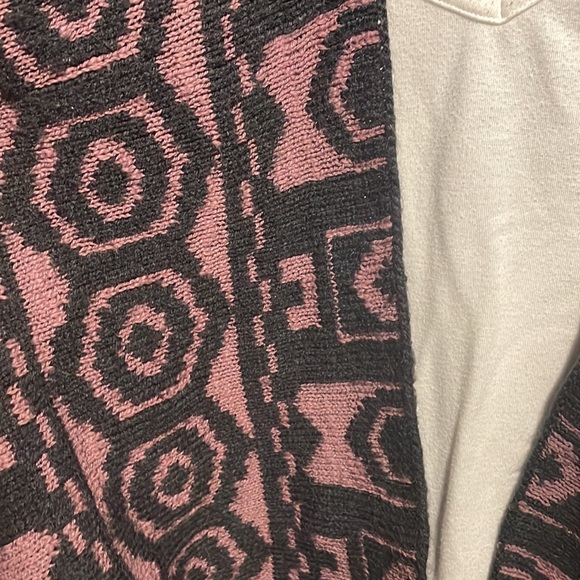 Aztec Cardigan! - Picture 3 of 4